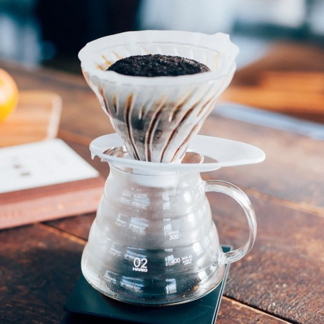 Hario Dripper V60-02 Glass - White (VDGR-02W)