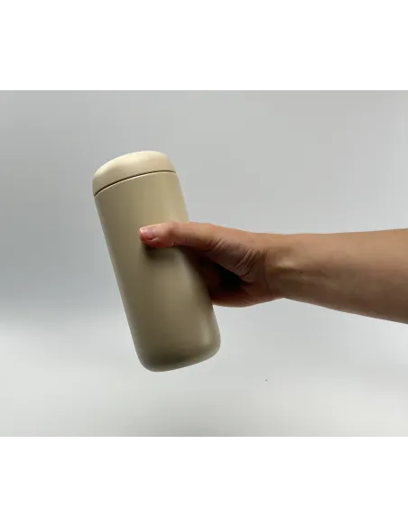 Termohrnek Fellow Carter Move Mug Sand DUNE 473ml