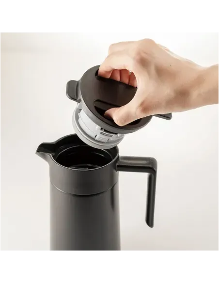 Termokonvice Hario 600 ml s keramickým povrchem - ČERNÁ