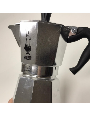 Outlet – Bialetti Moka Express 2-Cup Moka Pot – COSMETIC DEFECT