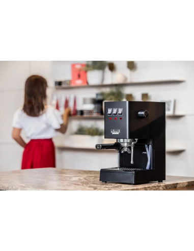 Pákový kávovar GAGGIA Classic EVO E24 černý