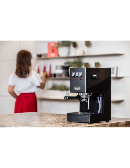 Pákový kávovar GAGGIA Classic EVO E24 černý