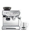 Pákový kávovar s integrovaným mlýnkem a inovovanou technologií kontroly teploty v průběhu celé extrakce vykouzlí lahodné espresso nebo cappuccino.